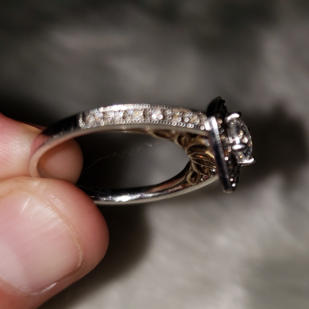 SOLD!-Beautiful Vintage Cubic Zirconia 925 Ring - Picture 7 of 7